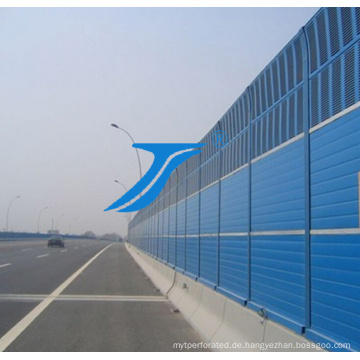 Lärmschutzwand auf der Autobahn durch hochschlagfeste Polycarbonatplatte